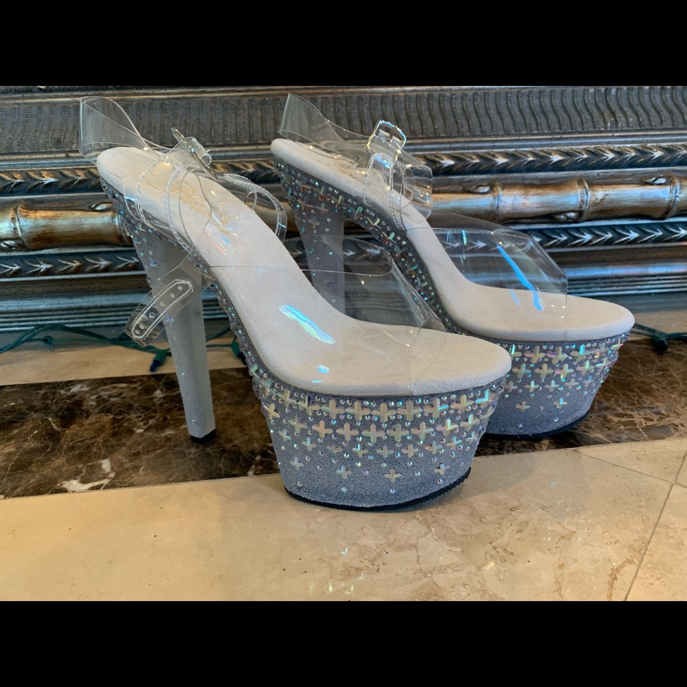 New Stunning Pleaser Heels Size 8